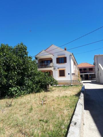 Apartmani Petra Pakostane Exterior photo